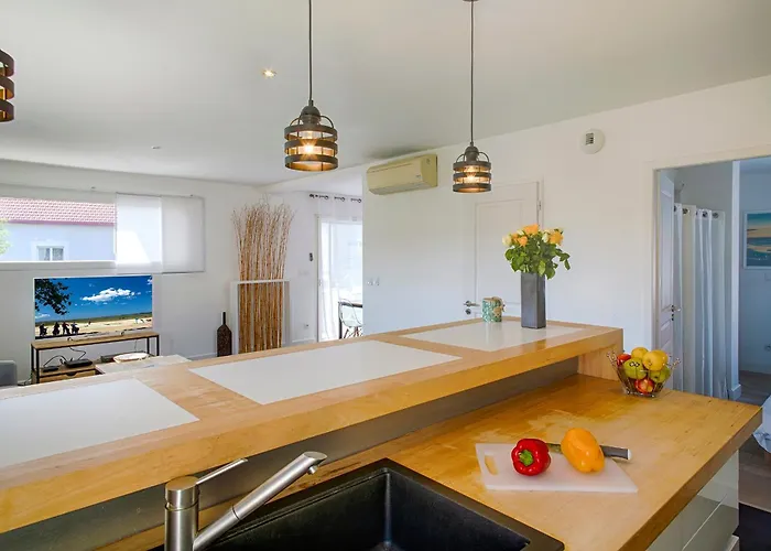 Les Embruns D - Avec Piscine Chauffee فيلة